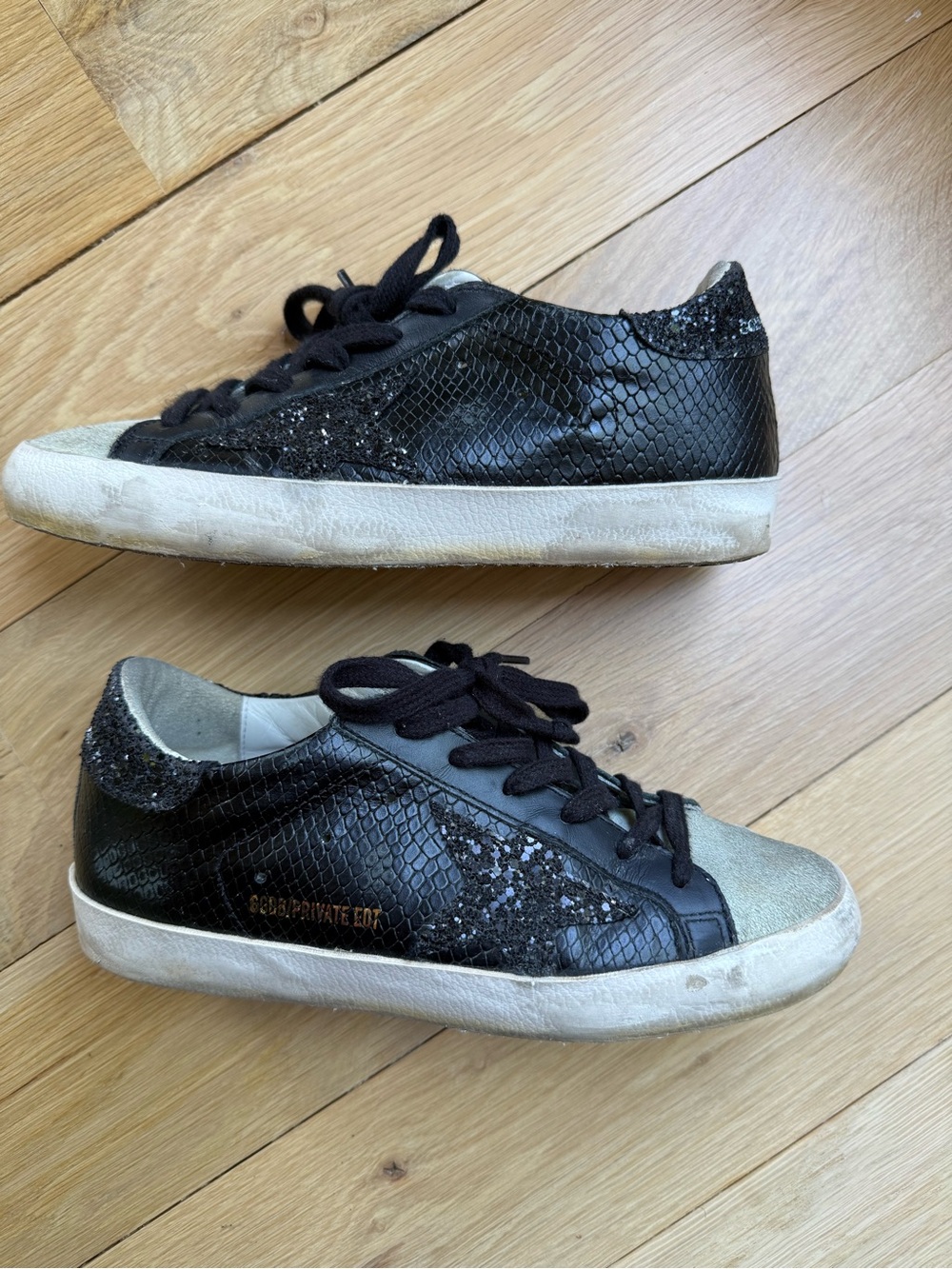 Golden Goose Superstar Low top Sneakers in Black Croc Embossed Leather - Picture 1 of 7